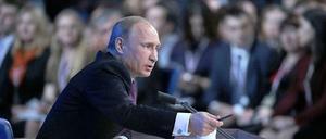 Wladimir Putin musste sich bei der Jahrespressekonferenz ungewöhnlich kritischen Fragen stellen.