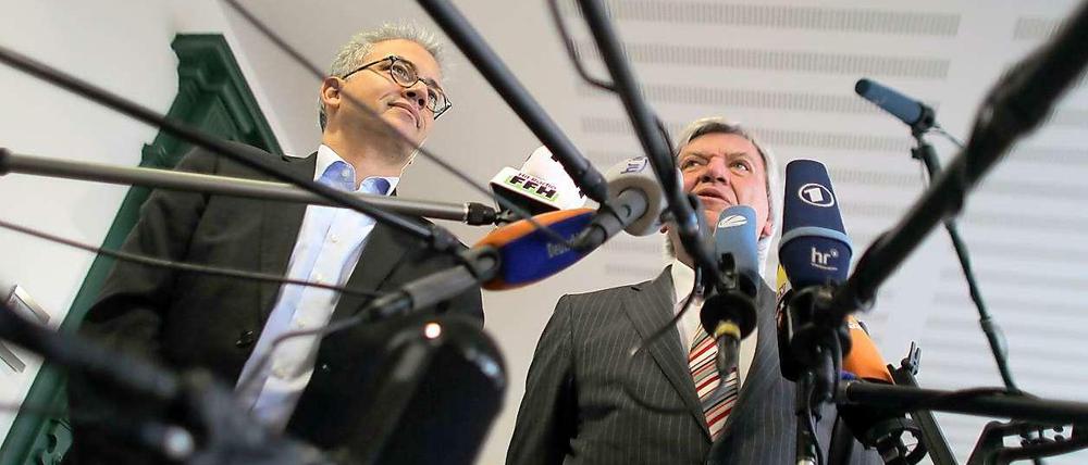 Fragen und Antworten in Hessen: Grünenchef Tarek al-Wazir (links) und Ministerpräsident Volker Bouffier (CDU).