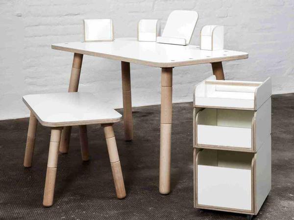 Zu den „Growing table accessoires“ gehören nicht nur die Steckelemente für den Tisch, sondern auch dieser flexible Container.