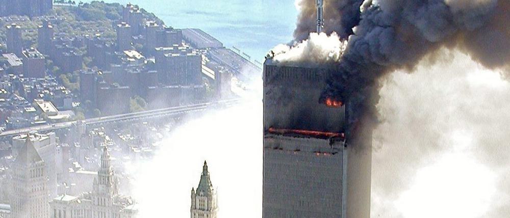 Die brennenden Türme des World Trade Centers in New York am 11. September 2001.