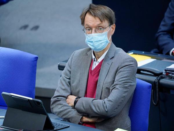 Der SPD-Gesundheitsexperte Karl Lauterbach warnt vor einem harten Lockdown.