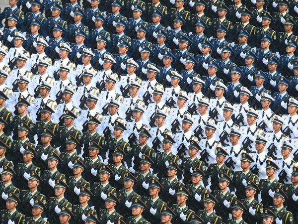 Die Ehrengarde präsentiert sich in Peking.