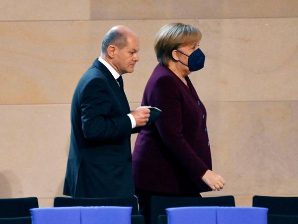 Olaf Scholz und Angela Merkel setzten nun auf den Bund-Länder-Gipfel am 19.11. 