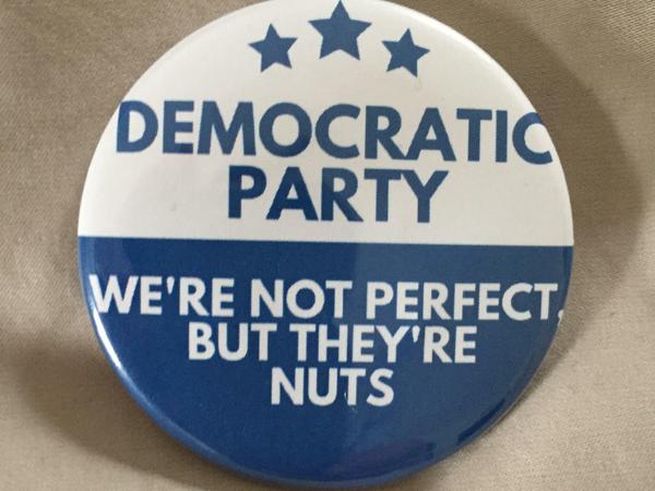 Ein Button der Demokraten.