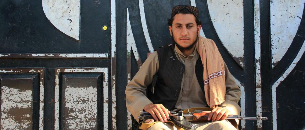 Ein Taliban-Kämpfer in der afghanischen Provinz Ghor. Dort soll eine Ex-Polizistin getötet worden sein.