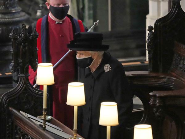 Queen Elizabeth musste die Trauerfeier für ihren Ehemann Prinz Philip alleine begehen.