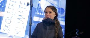 Auf der Bühne entkam sie dem Gedränge: die schwedische Klimaaktivistin Greta Thunberg beim Klimamarsch in Madrid. 
