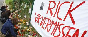 Der homosexuelle Rick Langenstein wurde am 16. August 2008 von einem wegen rechter Handlungen vorbestraften Jugendlichen zu Tode geprügelt.