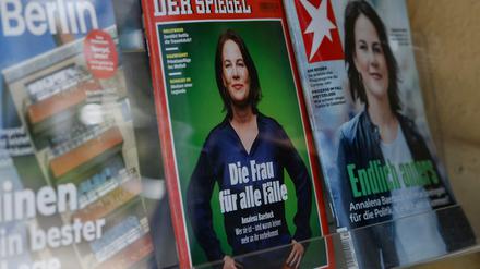 Manche Medien sind regelrecht begeistert von Grünen-Kanzlerkandidatin Annalena Baerbock: "Endlich anders" jubelte der "Stern" auf seinem Titel.