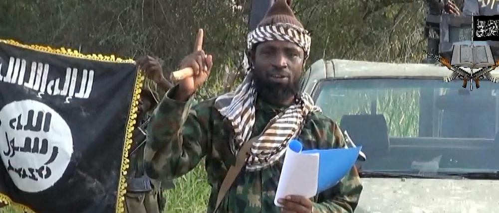 Einer der Anführer der nigerianischen Terrorgruppe Boko Haram in einem Screenshot von 2014 (Archiv).