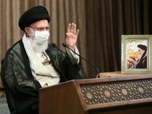 Das Regime, hier der oberste Revolutionsführer Ali Chamenei, setzt auf Repression.
