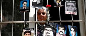 Die „Samstagsmütter“ verlangen seit vielen Jahren von den türkischen Behörden Auskunft über ihre verschwundenen Angehörigen. 