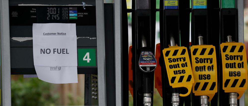 Auch an dieser Tankstelle in Großbritannien gibt es kein Benzin mehr. 