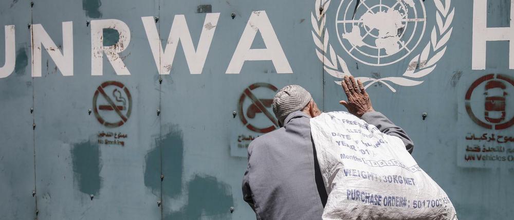Im Gazastreifen versorgt das UN-Hilfswerk für Palästina-Flüchtlinge unter anderem mit Lebensmitteln.
