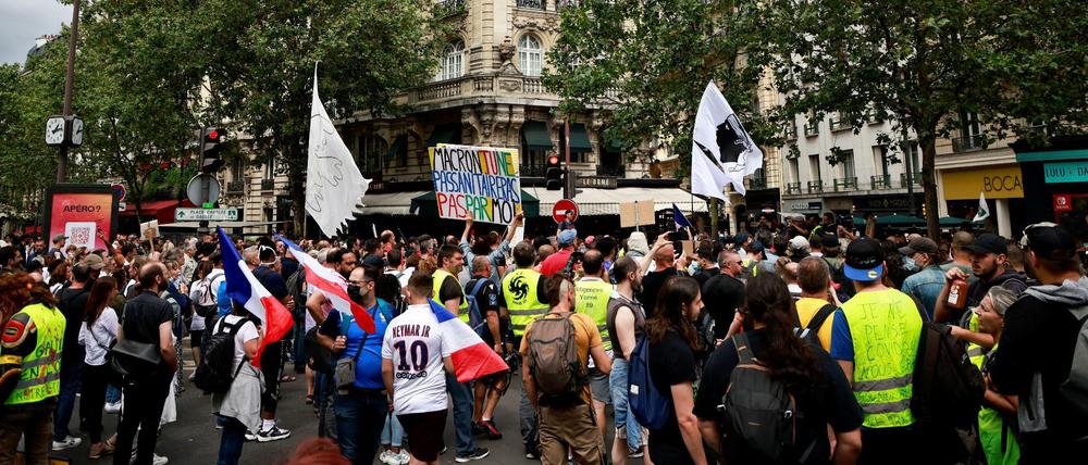 In Paris riefen am Samstag auch die „Gelbwesten“ zu Protesten auf.