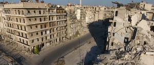 Dieses von einer Drone aufgenommene Foto zeigt Zerstörungen im von Rebellen gehaltenen Viertel von Aleppo.