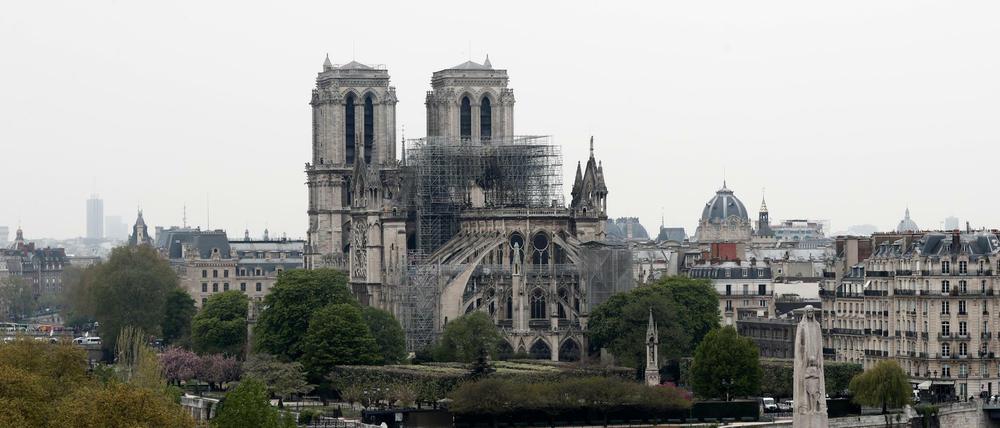 -Die Kathedrale von Notre-Dame nach dem Löschen des Feuers.