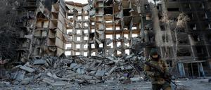 In der Hafenstadt Mariupol sollen bis zu 90 Prozent aller Gebäude zerstört sein.