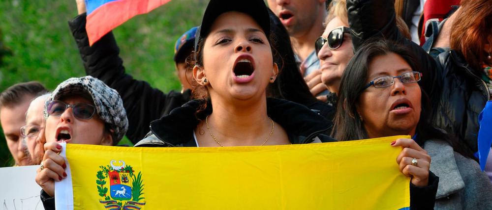 Anhänger der venezolanischen Opposition demonstrieren in New York.
