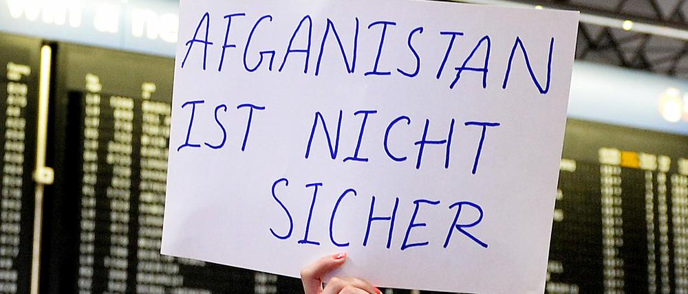 Protest gegen Abschiebungen nach Afghanistan am Flughafen Frankfurt/Main (Archivbild von 2016)