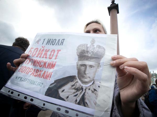 Protest gegen Putin und die geplante Verfassungsänderung in St. Petersburg 
