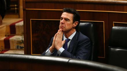Auch Beten hilft nicht mehr: Spaniens Industrieminister Jose Manuel Soria trat in Folge der Panama Papers zurück. d