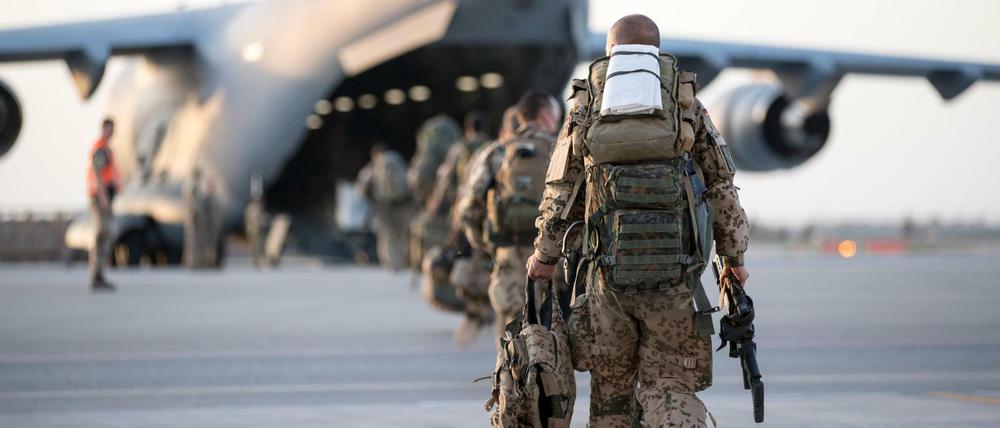 Laut Verteidigungsministerium hat die Bundeswehr bei ihrem Abzug aus Afghanistan keine Waffen zurückgelassen.