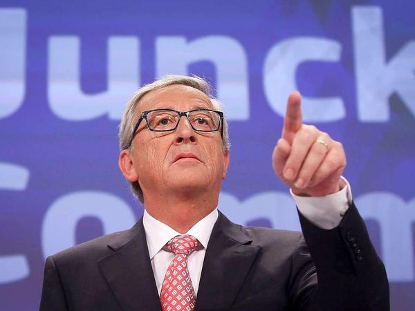Der da war's! Zeigt der neue Kommissionspräsident Jean Claude Juncker etwa mit dem Finger auf Edmund Stoiber?