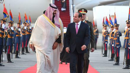 Zwei Gewaltherrscher, beide Empfänger deutscher Rüstungshilfe: Ägyptens Abdulah Fattah al-Sisi (rechts) und Saudi-Arabiens Thronfolger und de-facto-Machthaber Mohammed bin-Salman.