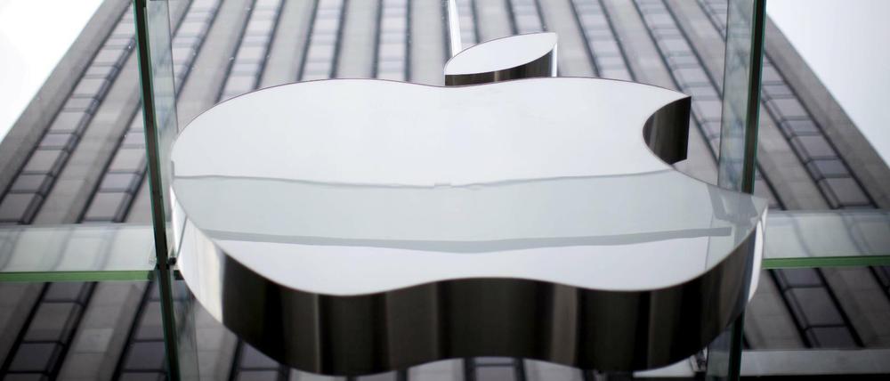 Die US-Regierung und der iPhone-Hersteller Apple streiten um die Handy-Daten eines getöteten Attentäters. 