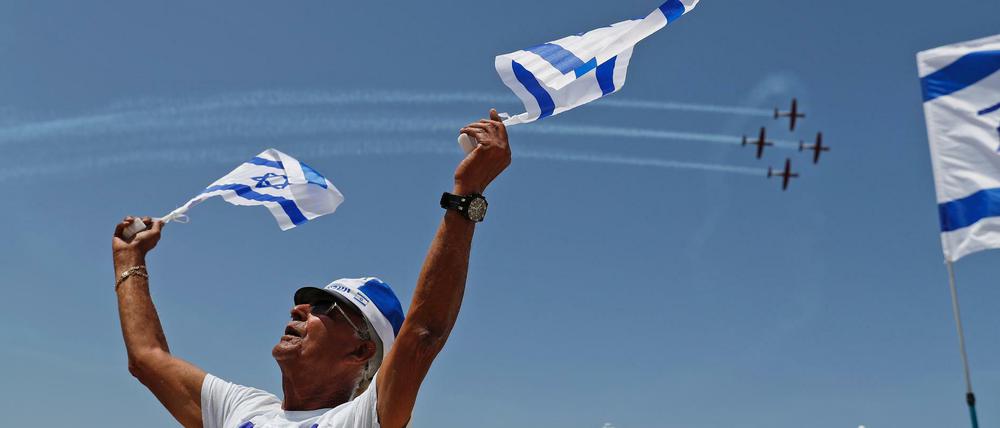 Stolz auf die eigene Wehrhaftigkeit. Israelis feierten den Geburtstag ihres Staates am 19. April.