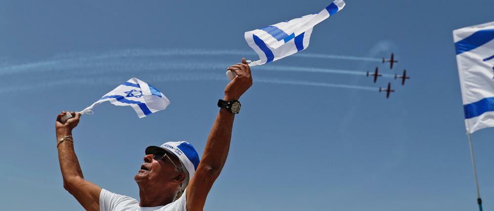 „Unsere Sprache, unsere Hymne, unsere Flagge. Lang lebe der Staat Israel“, mit diesen Worten feierte Premier Netanjahu das neue Grundgesetz.