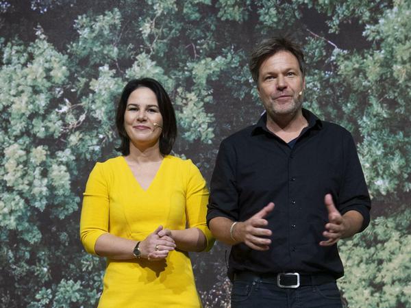 Müssen ihre K-Frage klären: Annalena Baerbock und Robert Habeck 