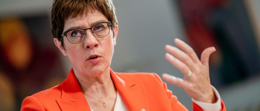 Annegret Kramp-Karrenbauer (CDU), Verteidigungsministerin, schließt einen Bundeswehreinsatz nicht aus.