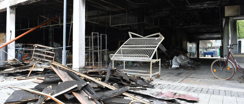 Hass auf Türken. Beim Brandanschlag eines türkischstämmigen Islamisten auf ein türkisches Geschäft in Waldkraiburg wurden sechs Menschen verletzt.