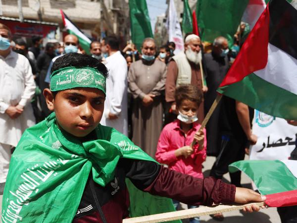 In Gaza organisierte die Hamas Proteste gegen Abbas' Entscheidung, die Wahl abzusagen.