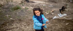 Flüchtlingskind in der Nähe des Camps Moria auf der Insel Lesbos: Wird sie unter den Auserwählten sein?