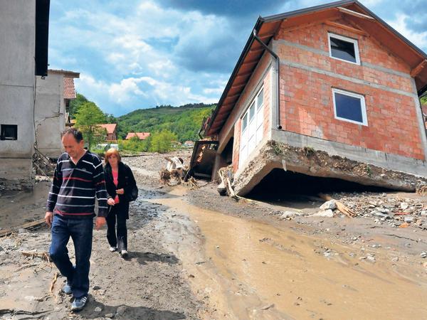 Auch Europa wird immer heftiger von Stürem und Überschwemmungen getroffen, wie hier in Krupanj, 150 km südöstlich von belgrad (2014). 