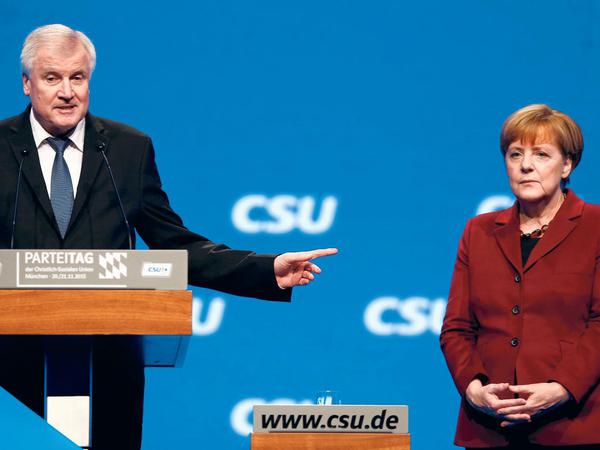 sheHorst Seehofer und Angela Merkel haben dasselbe Ziel - der gemeinsame Weg ist bisher eher unklar.
