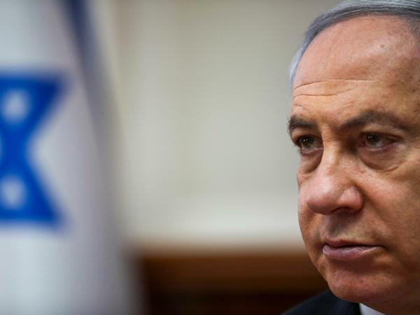 Benjamin Netanjahu muss sich bald wegen Korruption vor Gericht verantworten.