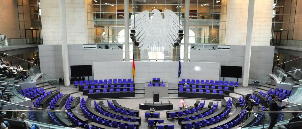 Noch ist er leer: Der Plenarsaal im Bundestag muss demnächst maximal 709 Abgeordnete aufnehmen. 