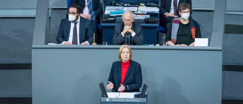 Die Neue und im Hintergrund ihr Vorgänger: Bärbel Bas soll in Nachfolge von Wolfgang Schäuble neue Bundestagspräsidentin werden. 