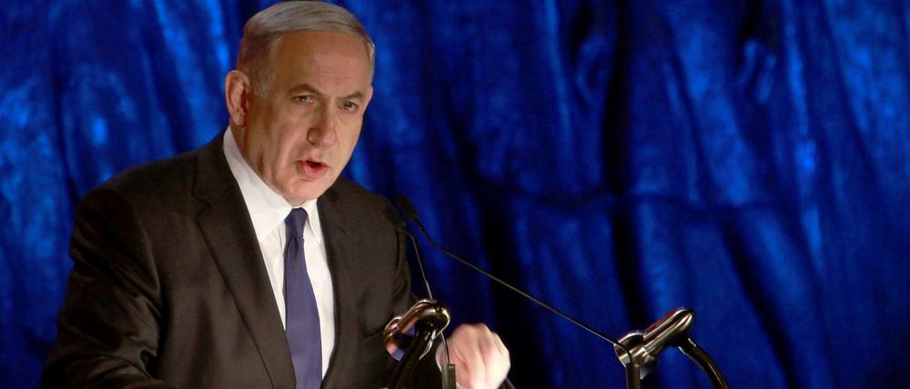 Israels Premier Benjamin Netanjahu prangert aus Anlass des Holocaust-Gedenktags den Iran an. 