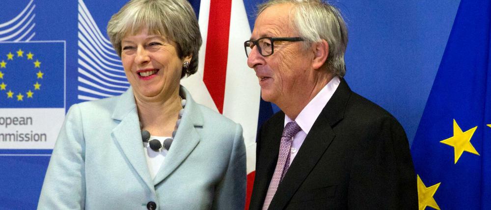 Die britische Premierministerin Theresa May und EU-Kommissionspräsident Jean-Claude Juncker am Freitag in Brüssel.
