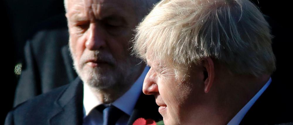 Sind weiterhin politische gegner: Premier Boris Johnson (r.) und Labour-Chef Jeremy Corbyn.