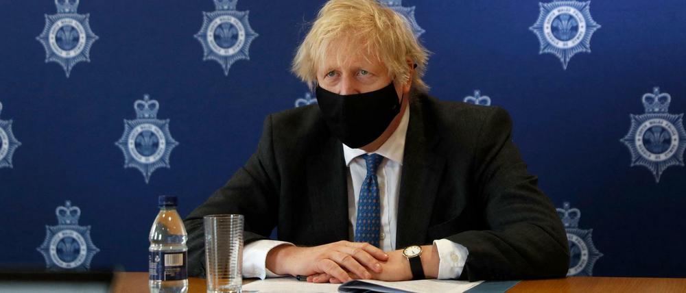 Premier Boris Johnson hat einen Berater weniger - der für den Zusammenhalt Großbritanniens zuständige Oliver Lewis gab das Amt nach zwei Wochen wieder ab.