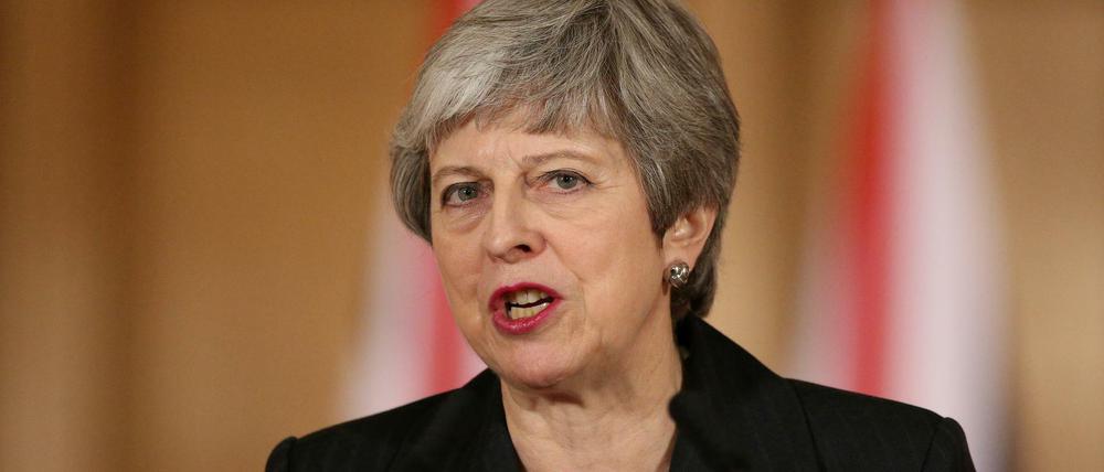 Theresa May am Mittwochabend bei ihrer Fernsehansprache in ihrem Amtssitzung Downing Street No. 10.