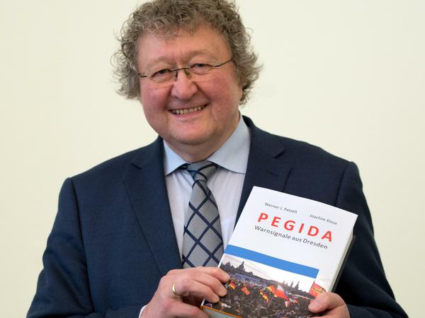 Oft nah am Gegenstand seiner Forschungen: Werner Patzelt 2016 bei der Vorstellung einer Studie über Pegida.