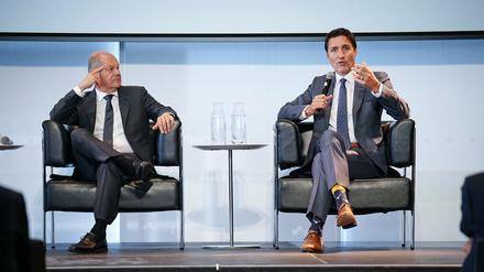 Bundeskanzler Olaf Scholz (SPD) und Justin Trudeau (r), Premierminister von Kanada.