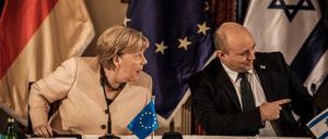 Angela Merkel und Premier Naftali Bennett bei der Kabinettssitzung.